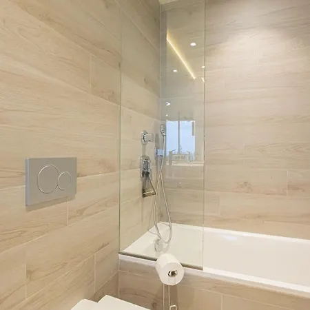 Lxr Crown 2br Design *