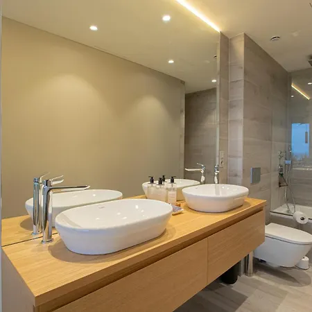 Apartment Lxr Crown 2br Design